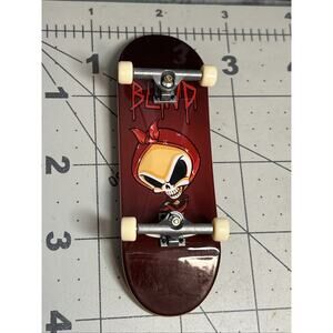 Blind Tech Deck Fingerboard Skateboard Red Skull Graphic Mini Board